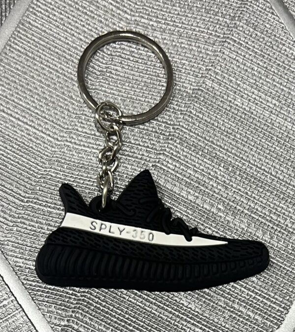 ADS YZY BOOST 350 V2 CORE BLACK WHITE KEYCHAIN