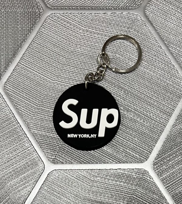 BLACK/WHITE SUP CIRCLE KEYCHAIN